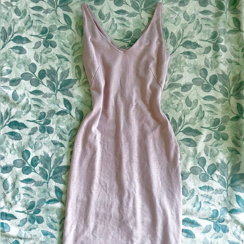 Aritzia Babaton Soft Mauve sculpting sleeveless dress